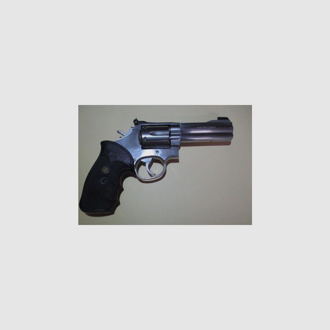 Revolver Smith & Wesson Mod. 686-4 4 inch met Pachmayr grip 686-4