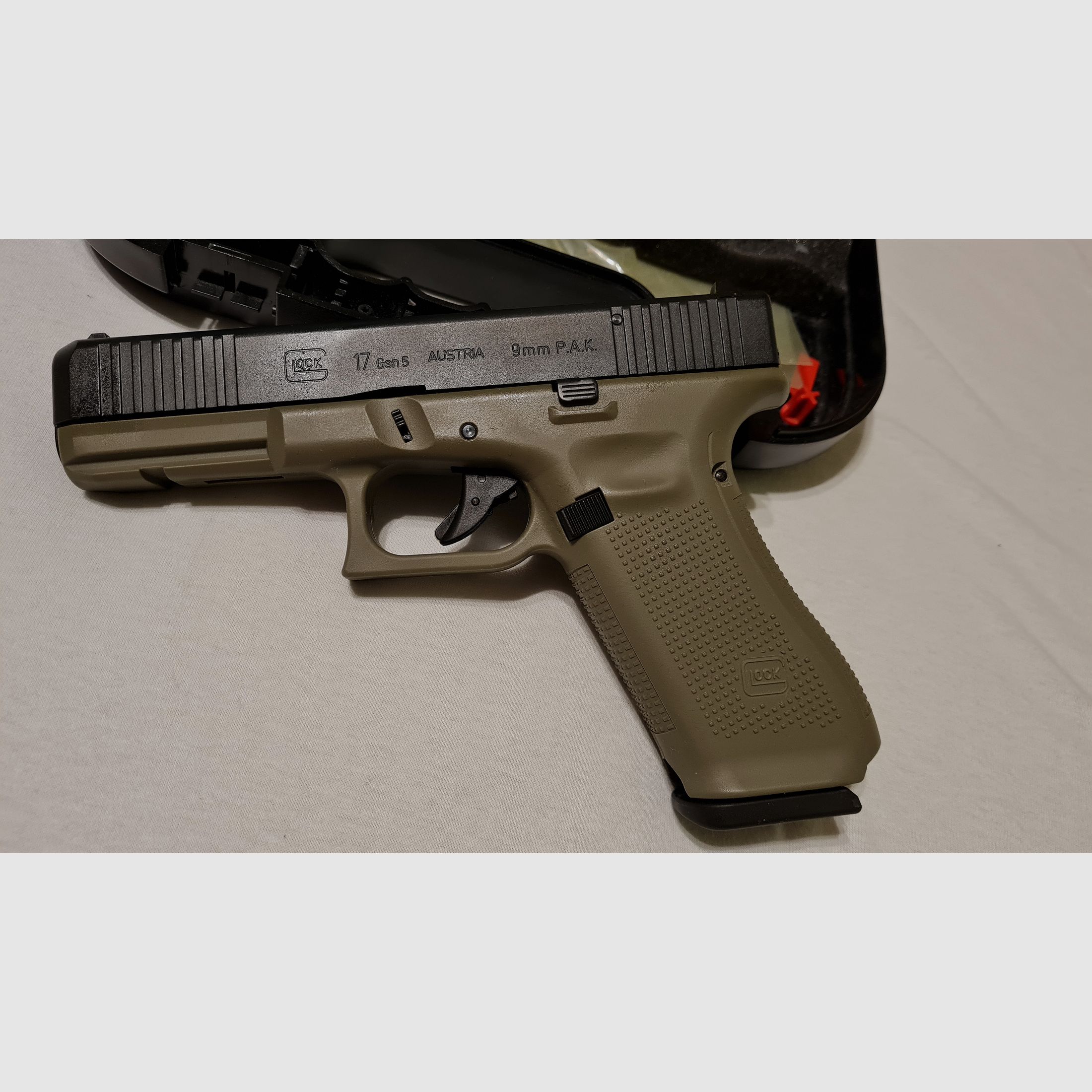 Glock 17 Battlefield Green + Glock Koffer