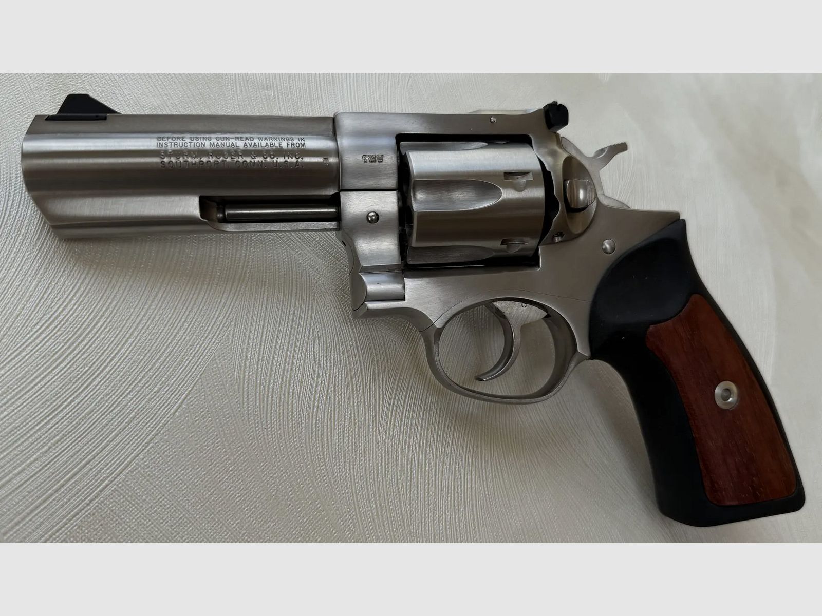 Ruger GP100, 4 pouces, calibre .357 Magnum / .38 Special