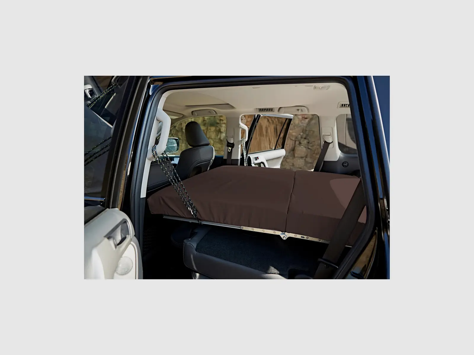 QUQUQ FlatBox Camping Box for Toyota Land Cruiser & Flat Cargo Areas, image 3 of 5