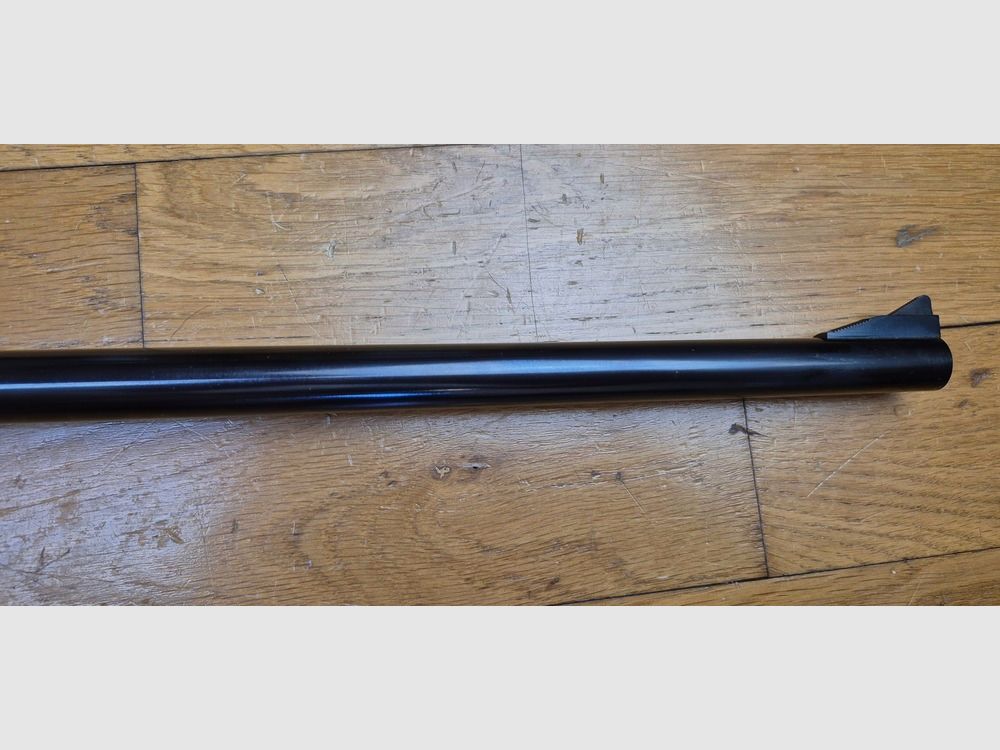 Très beau et peu courant Révolver 1873 « AMERICAN BUNTLINE » – Cal. .44 WCF (.44-40) – Canon 18&Prime; (46 cm !) – Crosse amovible bois et laiton – Fabrication Uberti de 1972 – Mécanique impeccable – Très bel état esthétique – TBE/TBE+, image 8 sur 39