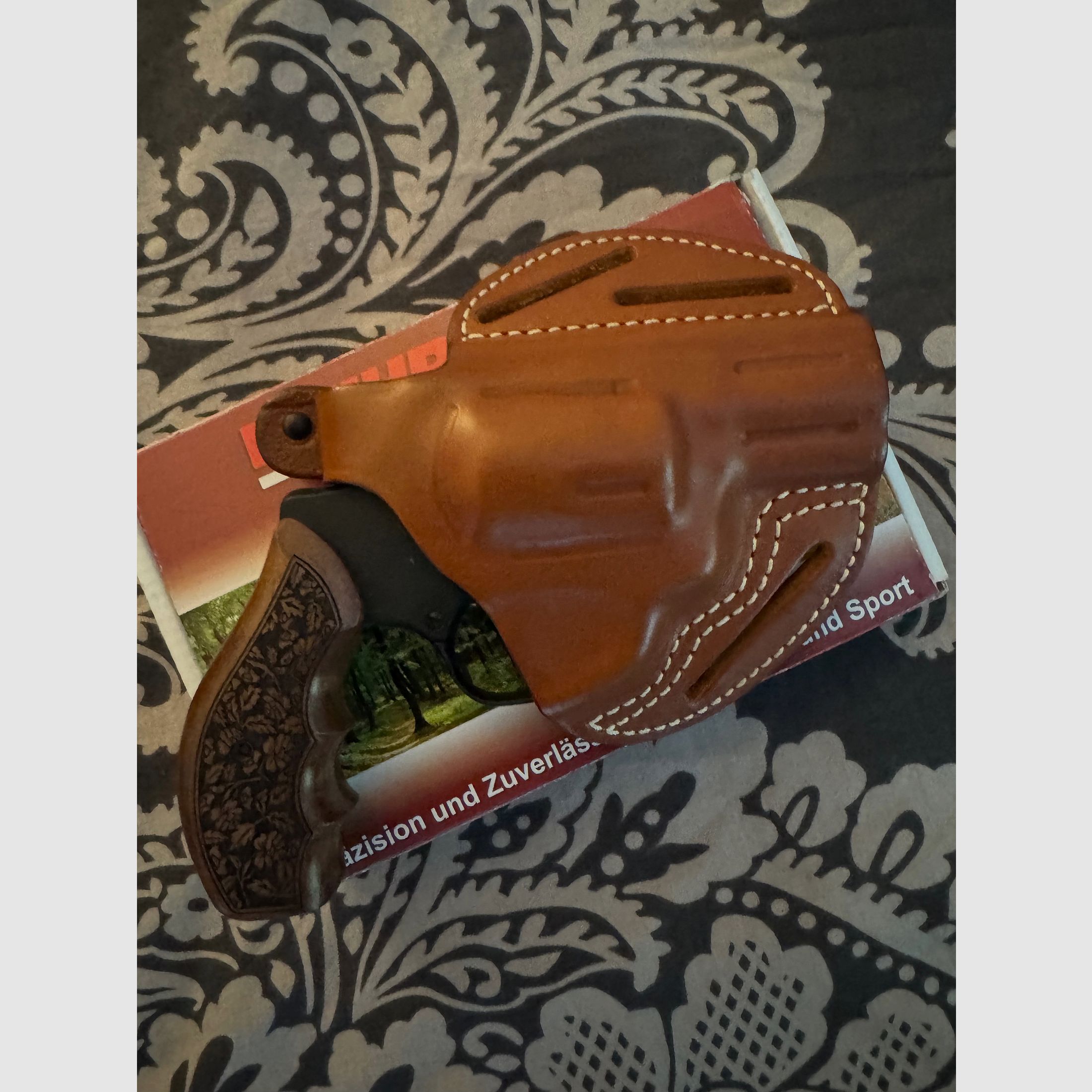 Arminius HW 88 Super Airwaight Like New + Holster Accessories