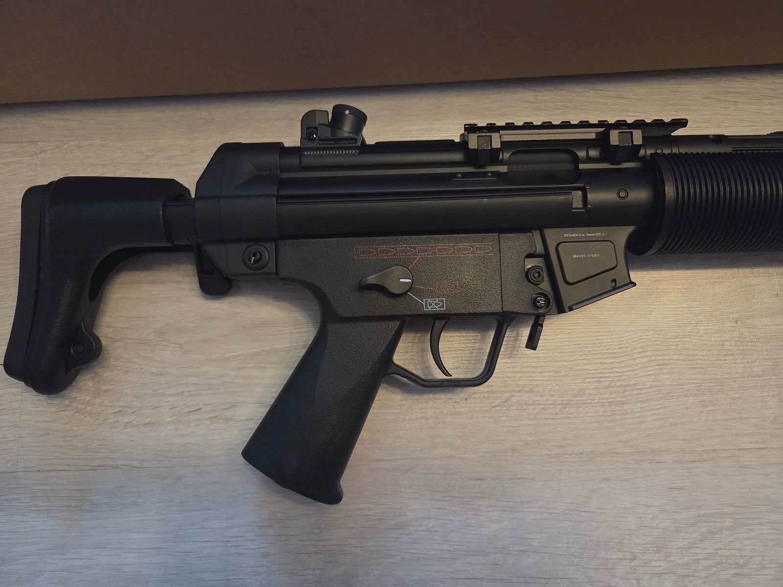 Begadi Sport SMG Mod 5SD6 Gen.5 SAEG / Airsoft MP5 in Top Zustand mit Restgarantie vom Händler