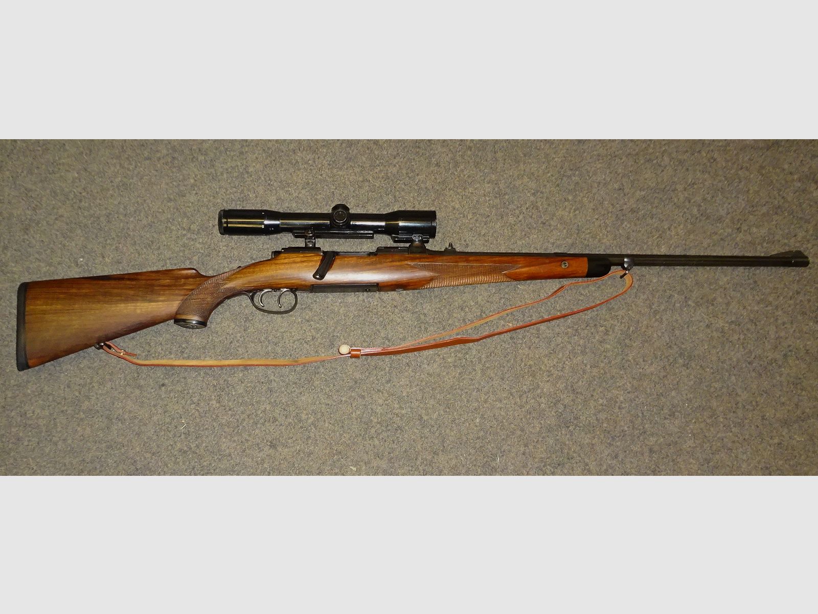 Fucile Rep. STEYR(MANNLICH-SCHÖNAUER) "GK" in 7x57 con ottica ZEISS "Diavari-D" 2-6x con un ottimo calcio e sicura a scorrimento