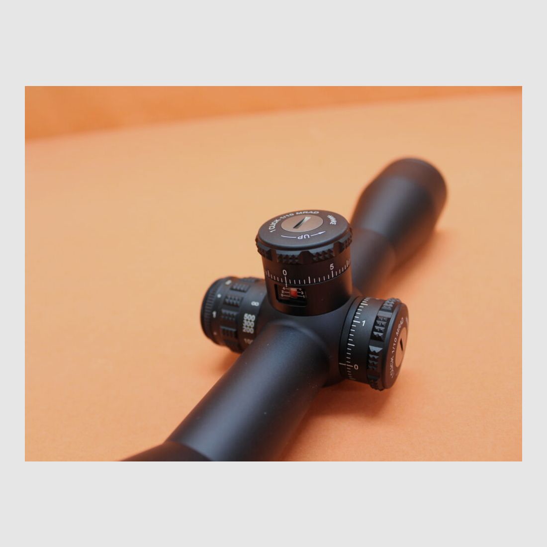 HAWKE HAWKE Sidewinder 30 SF lunette de tir 4,5-14x44 (17140) 10× Half Mil réticule lumineux (2.BE)