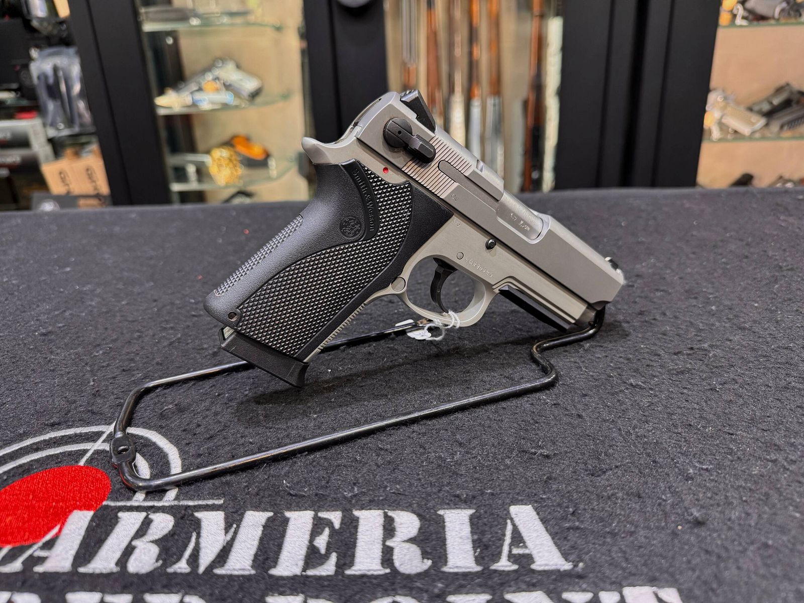 Smith&Wesson 45 taktisch, Bild 2 von 5