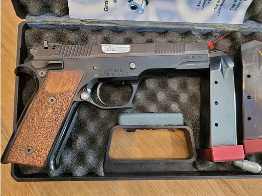 Pardini Sportpistole .45 ACP mit Wechselsystem 9 mm