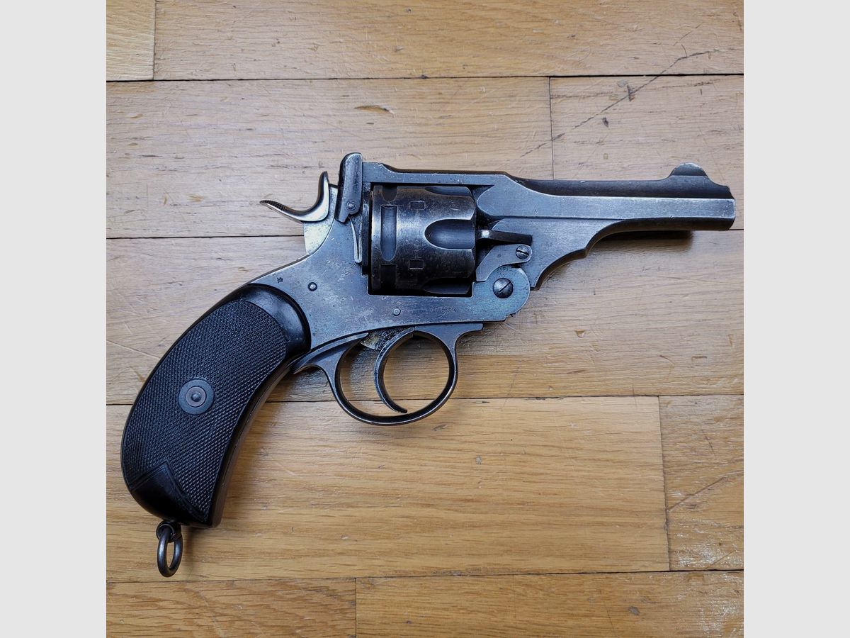 Very nice Webley MkIV revolver – Caliber .455/.476 – Serial number 80 574 – Circa 1900 – Distribution Dickson Edinburgh – Excellent mechanics – No play – Barrel and chambers in very good condition – Superb ebonite grips – TBE, image 2 of 17