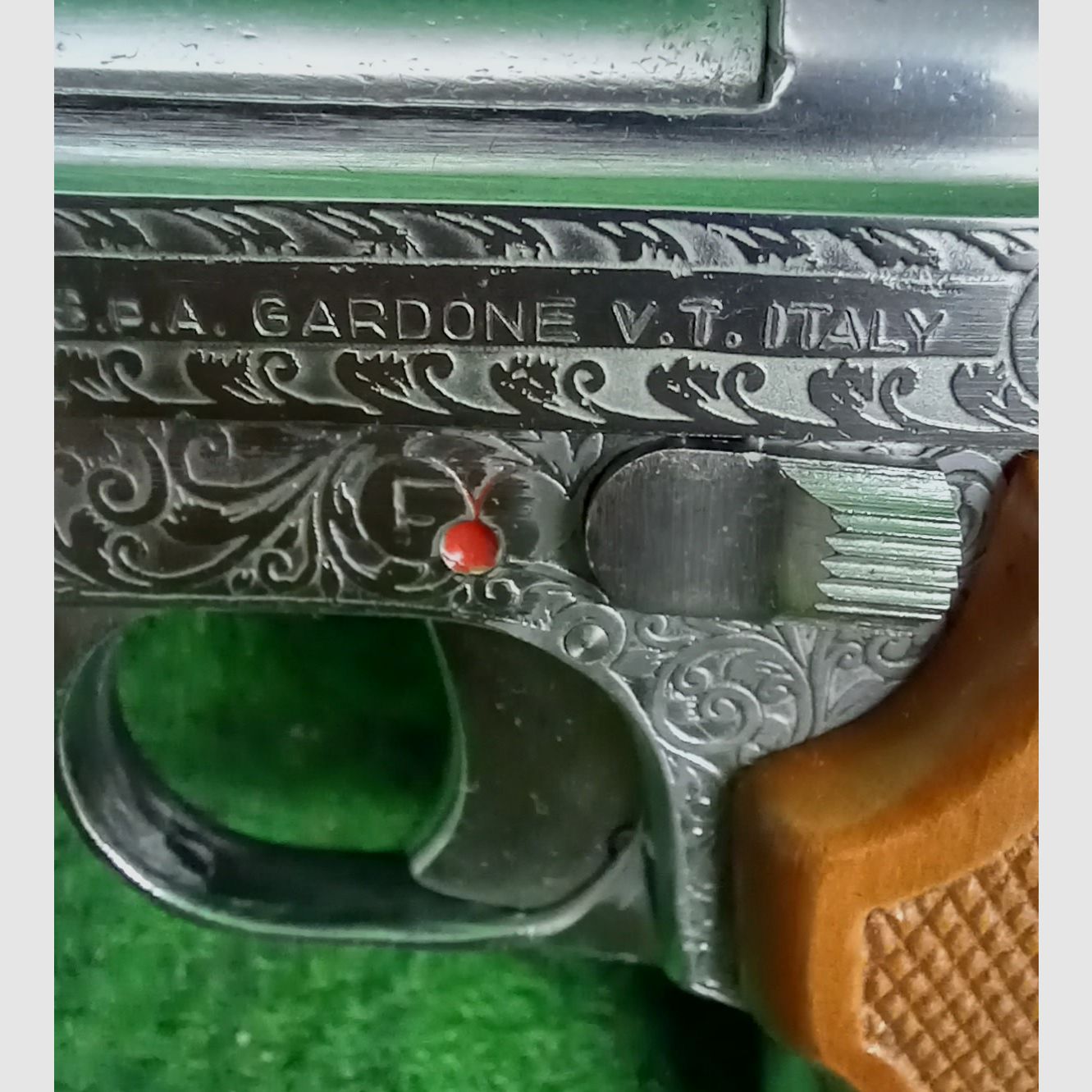 Grawerowany pistolet 6,35mmBrowning Renato Gamba