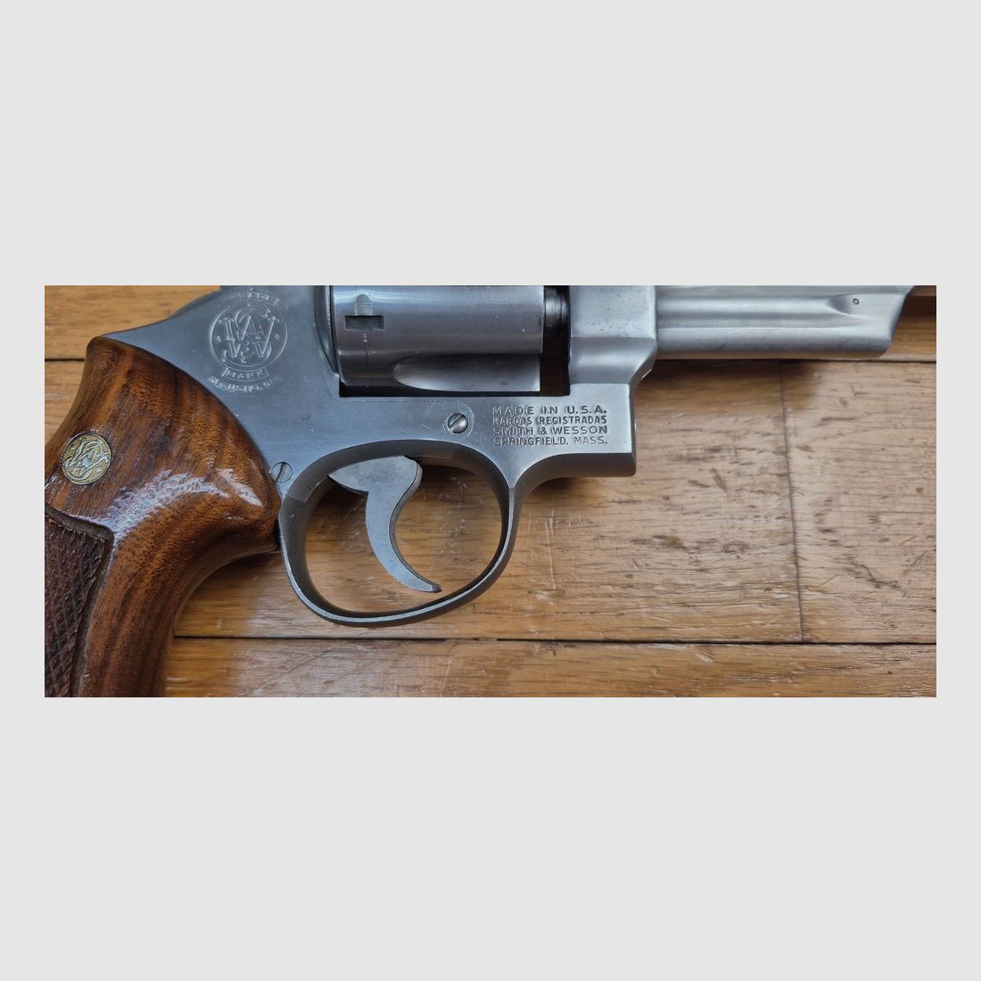Very beautiful and rare revolver Smith&Wesson Model 28-2 known as "Highway Patrolman" – Weapon of highway patrol officers from the 60s-80s – Caliber 357mag / 38sp – Weapon from 1979 – Rare satin nickel finish – Quality "Pinned and Recessed" – Very good mechanical and aesthetic condition – Excellent 6-inch barrel – TBE+, image 6 of 23
