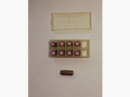 9x Pfeffer / Reizstoff Patronen 8mm für Pistolen