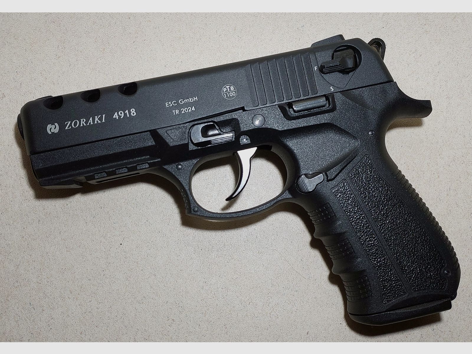 Zoraki 4918 Schreckschuspistole Kal. 9mm P.A.K. (PTB 1110) schwarz  neuwertig!