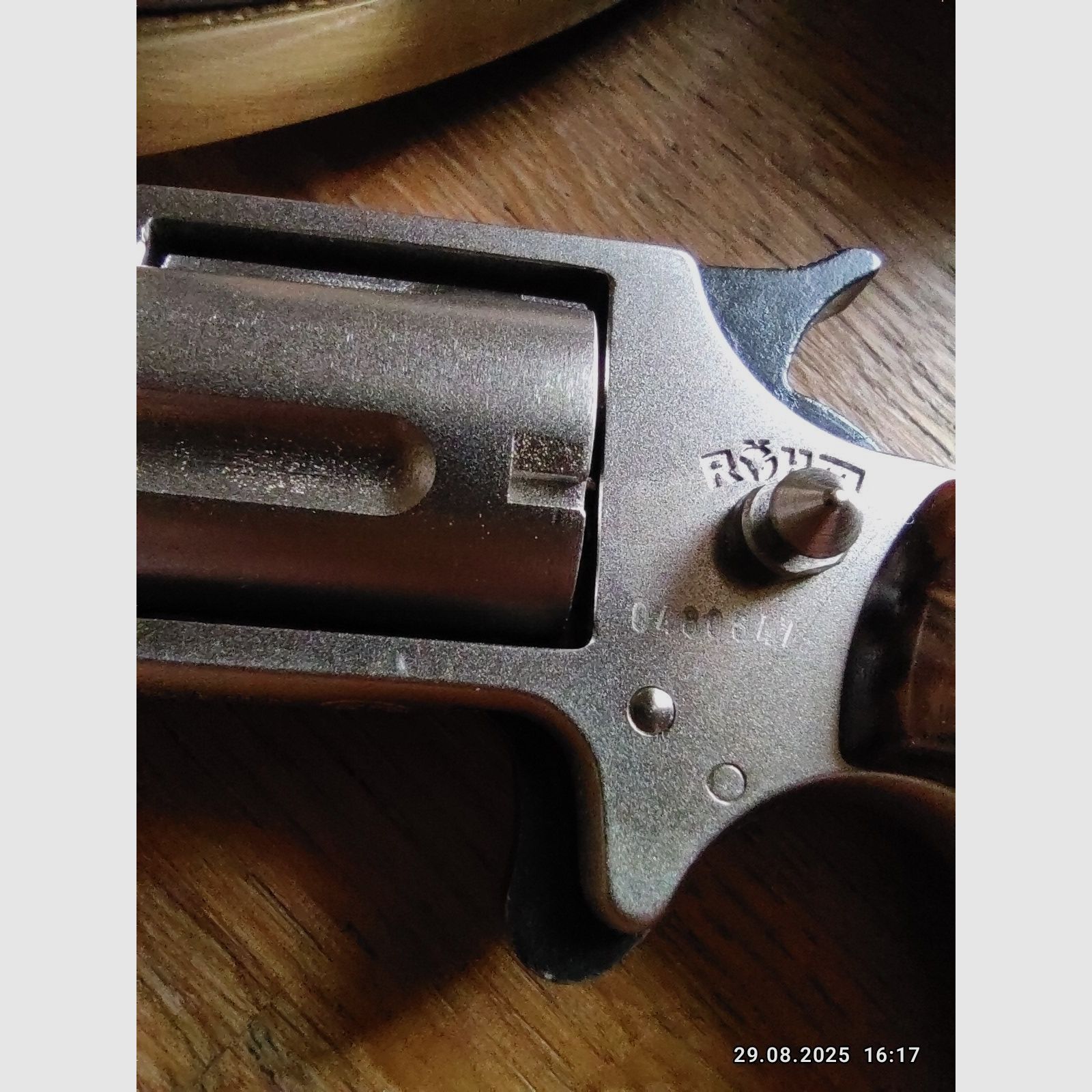 Little Joe 6mm revolver de Röhm con hebilla de cinturón
