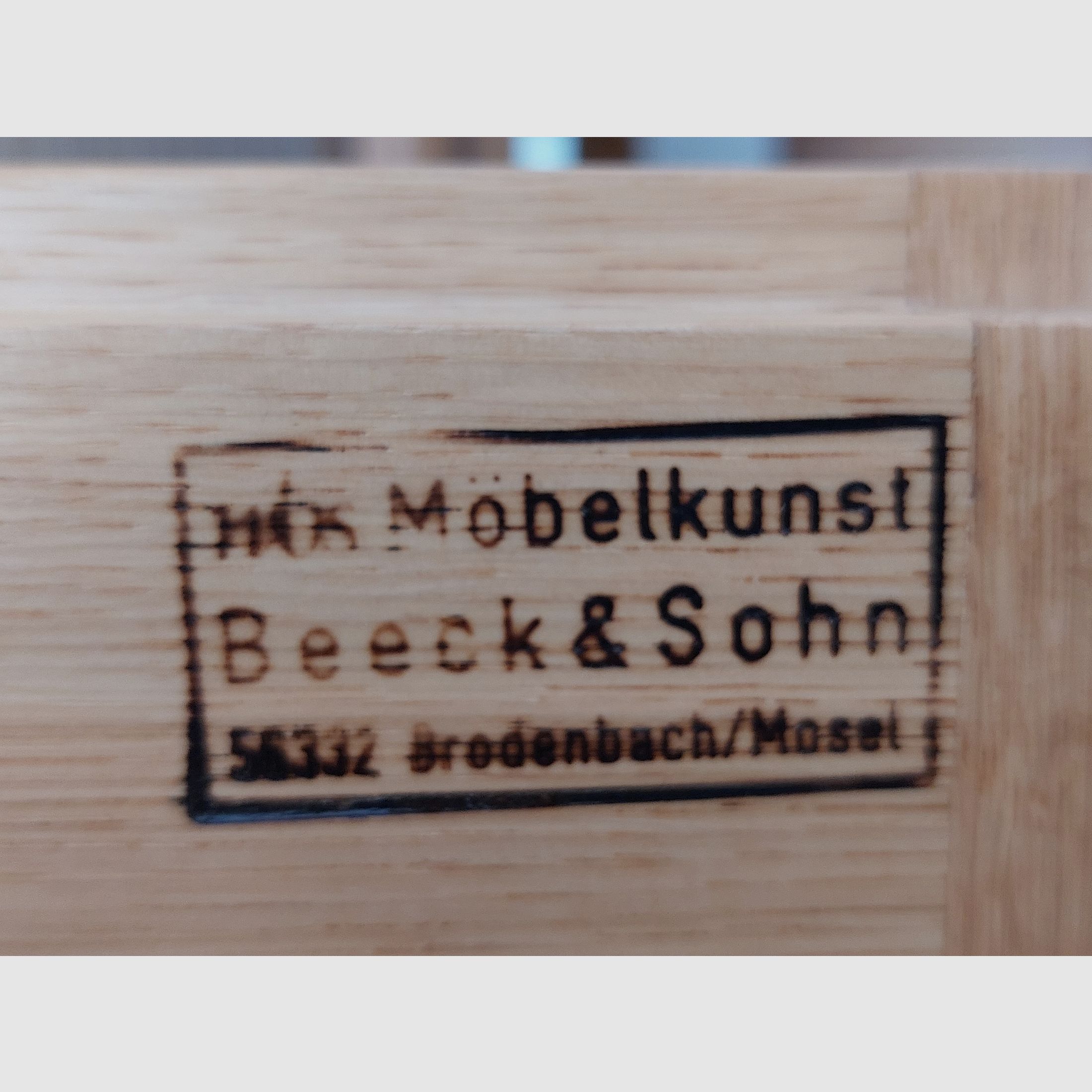 Jagdschrank Waffenschrank Schrank Eiche hell massiv Landhaus-Stil 180x140x55cm ggf. mit Tresor