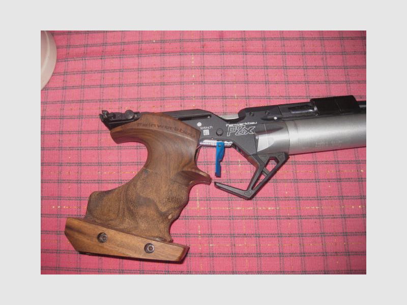 Feinwerkbau PX8 con garantía y accesorios de soporte