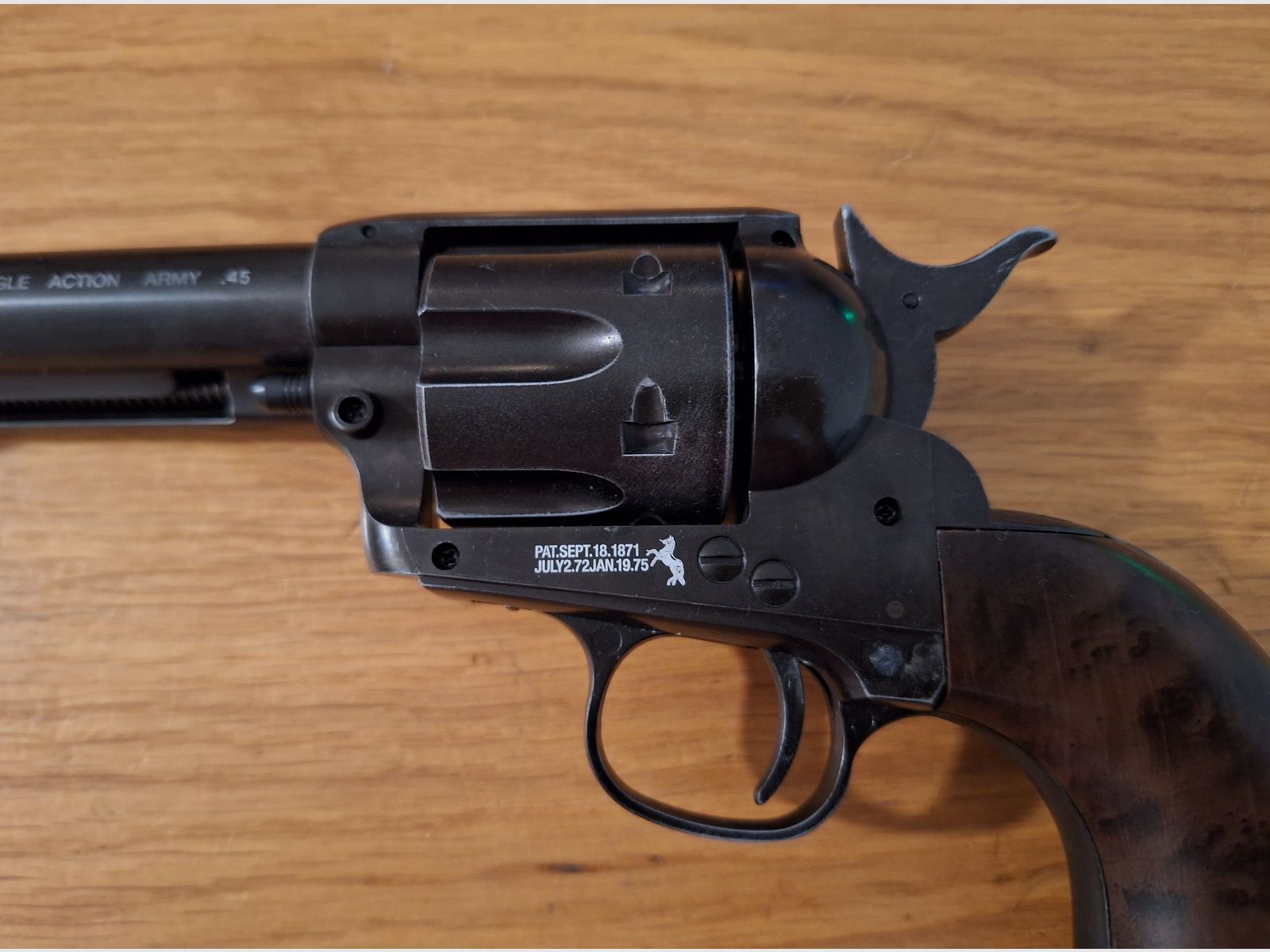 Colt Single Action Army (SAA) Co2 4,5 mm Diabolo gezogener Lauf realistisches Nachladen mit 22 Ladehülsen antik finish