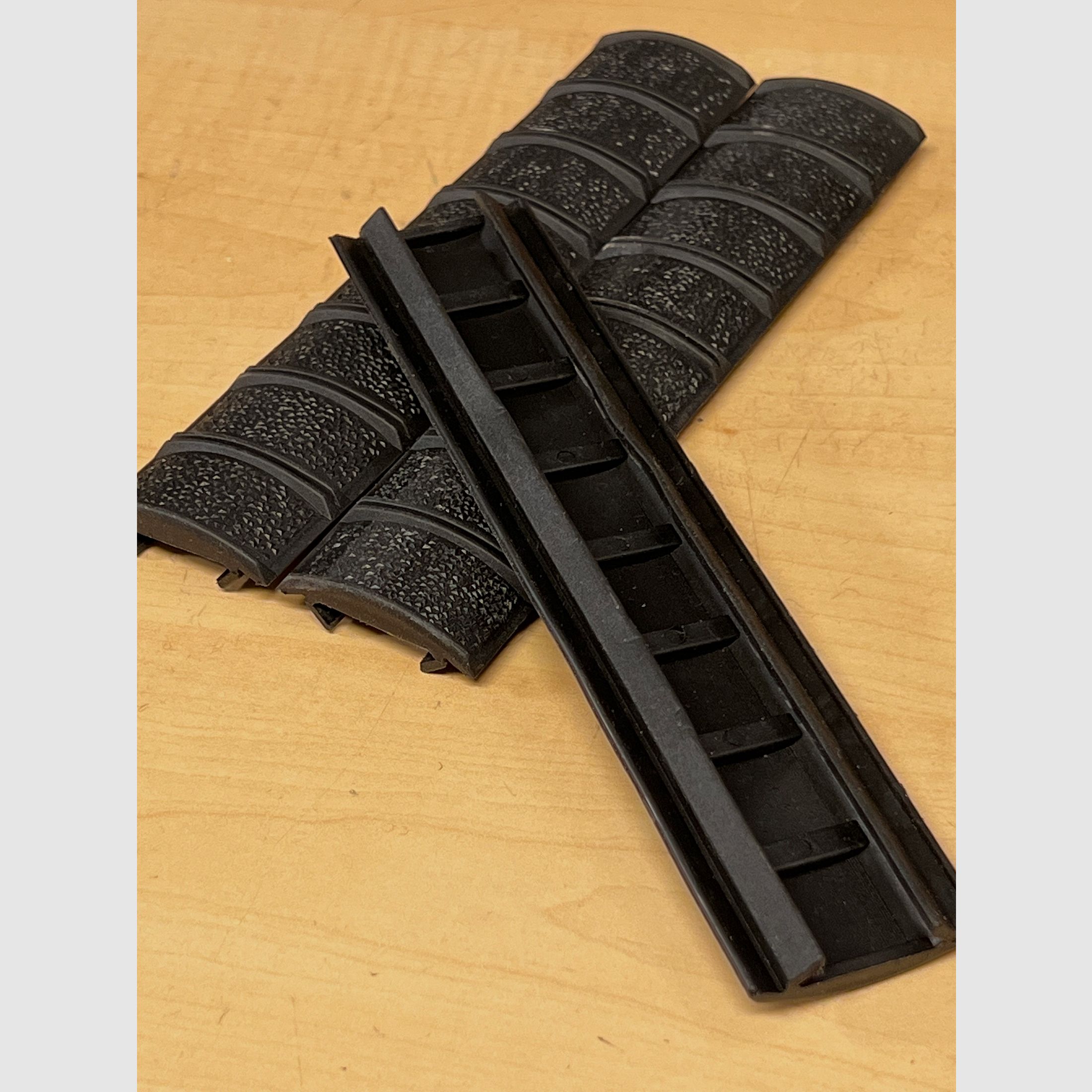 Osłona szyny Picatinny 3 szt. w kolorze czarnym