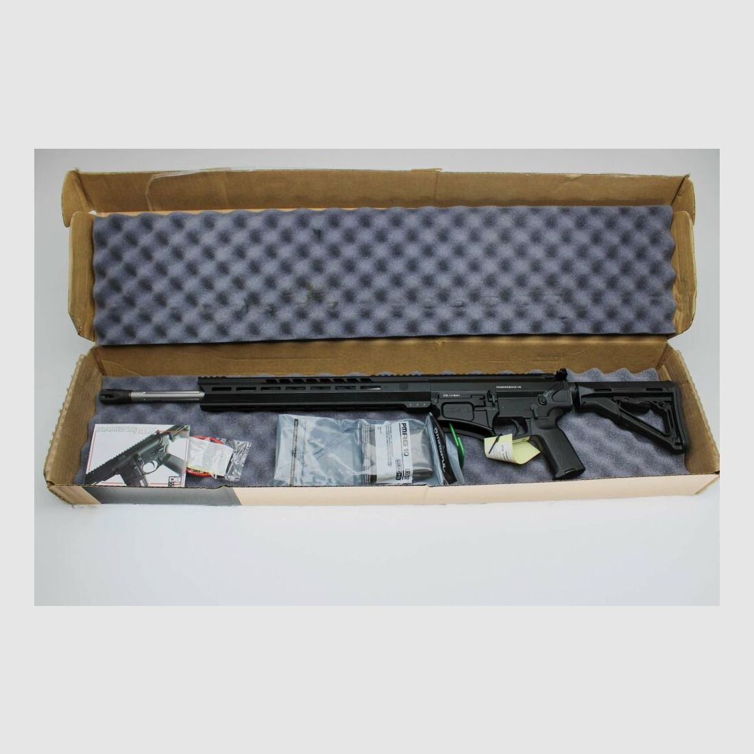 SL. Geweer Diamondback DB10 Kal. 6,5 Creedmoor met draad 6,5mm Creedmoor