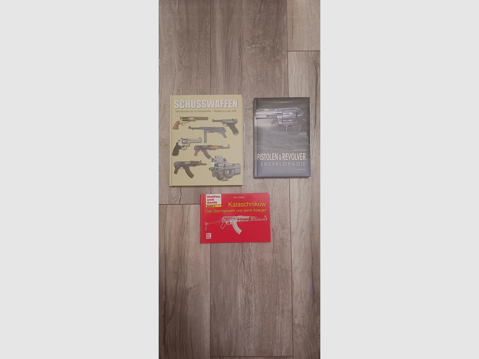 Main - / Littérature sur les armes à feu de poing