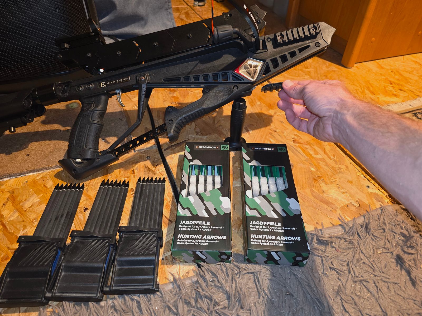 EK Archery Cobra System RX Adder arbalète + flèches de chasse Steambow + chargeur supplémentaire, image 1 sur 6
