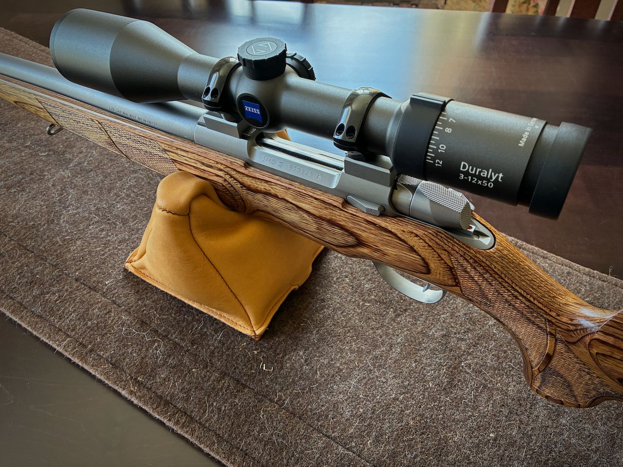 Sako 75 Varmint Laminated Stainless im Kaliber .308 Winchester mit Zeiss Duralyt 3–12x50