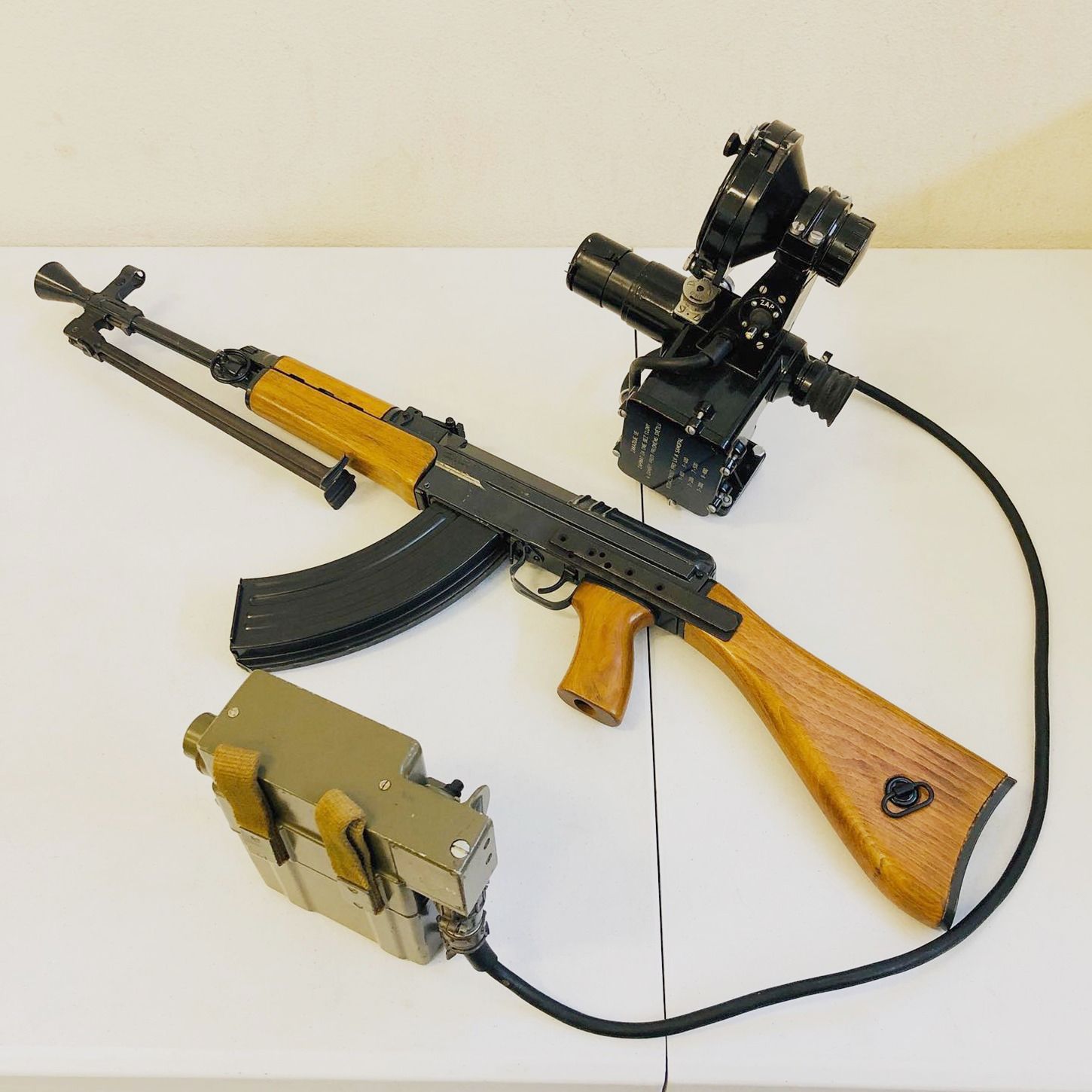 Oryginalny Samopal SA VZ.58 14x1 Wzmacniacz opinii w kolorze niebiesko-szarym / Metricalne RH Prawe gwint / Flash Hider Tłumik ognia / idealny do CSA Sporter Carbine