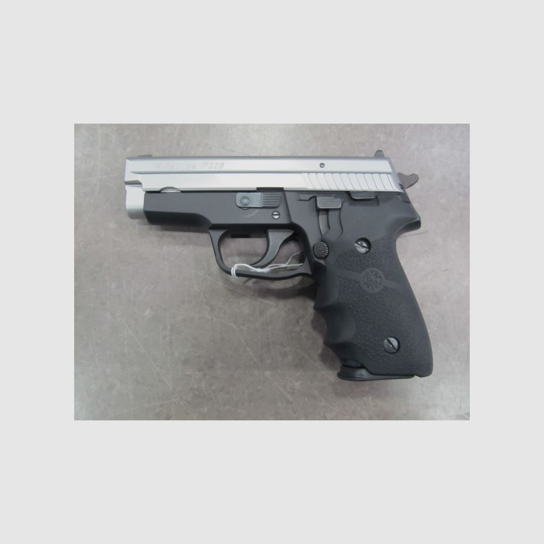 SIGSAUER P229 CAL40SW used, image 1 of 5