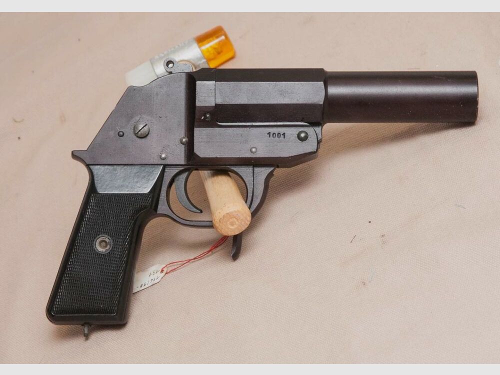 Suhl signal pistol LP 1 SigPi flare pistol Ministry of Defense stamping