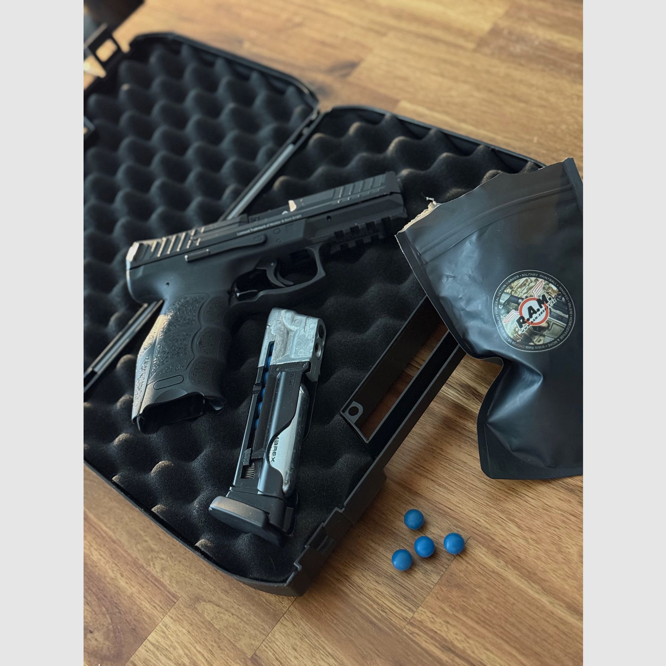 H&K SFP9 T4E marcador de CO₂ en calibre .43 de Umarex.