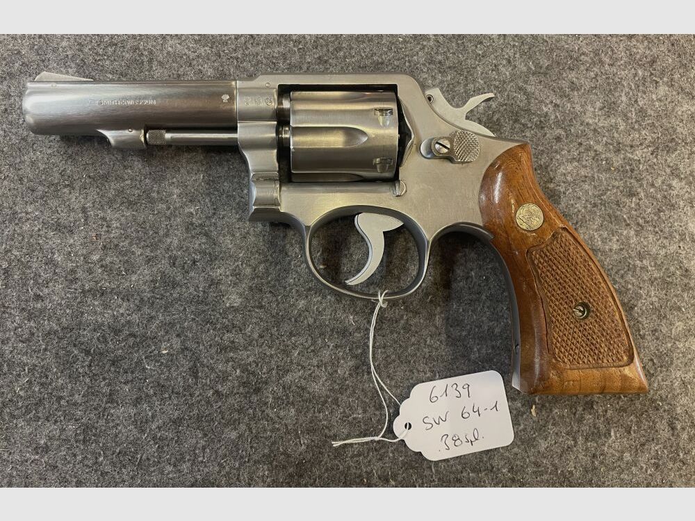 Smith + Wesson 64-1