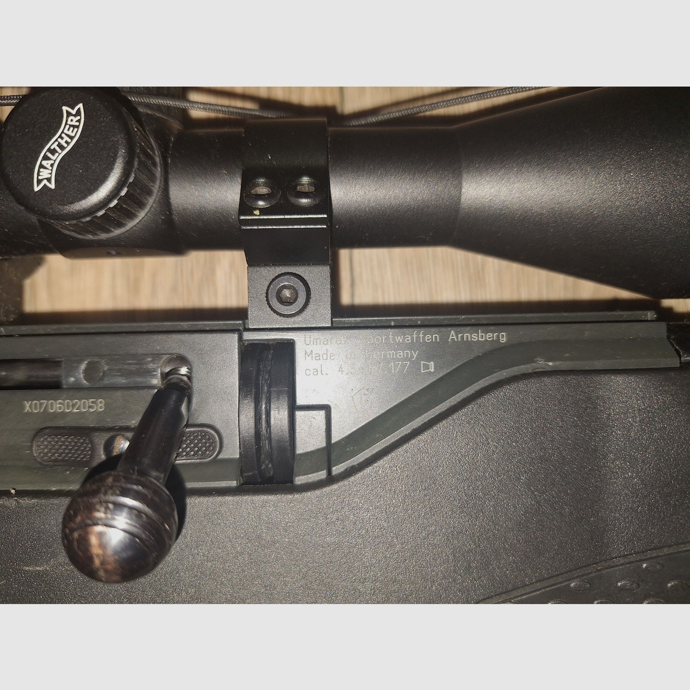 Fusil Umarex 850 Airmagnum CO2 Cal. 4,5 mm avec lunette de tir Walther 6x42