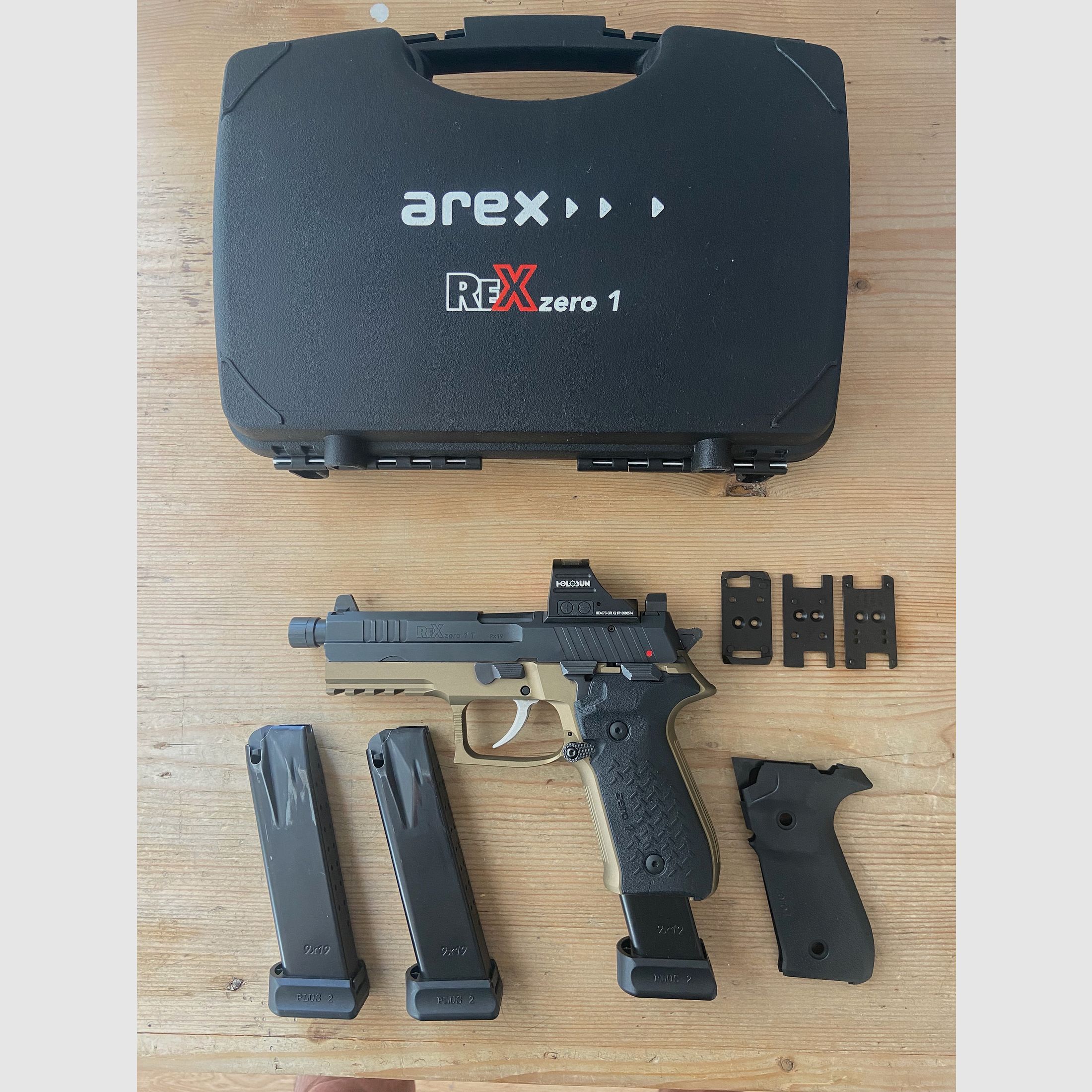 Arex Zero 1T FDE 9mm – Red Dot Ready, 3 Magazine + Holster (ohne Holosun)