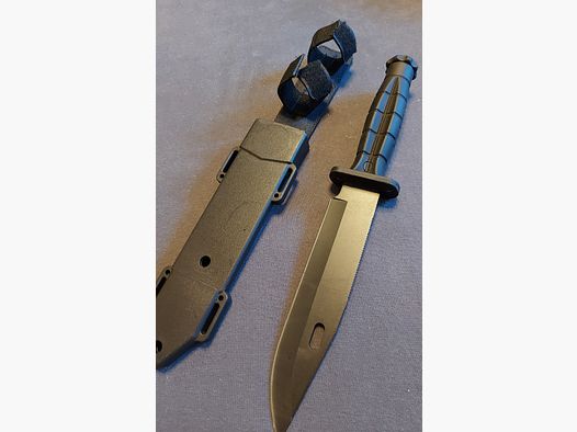 Couteau tactique