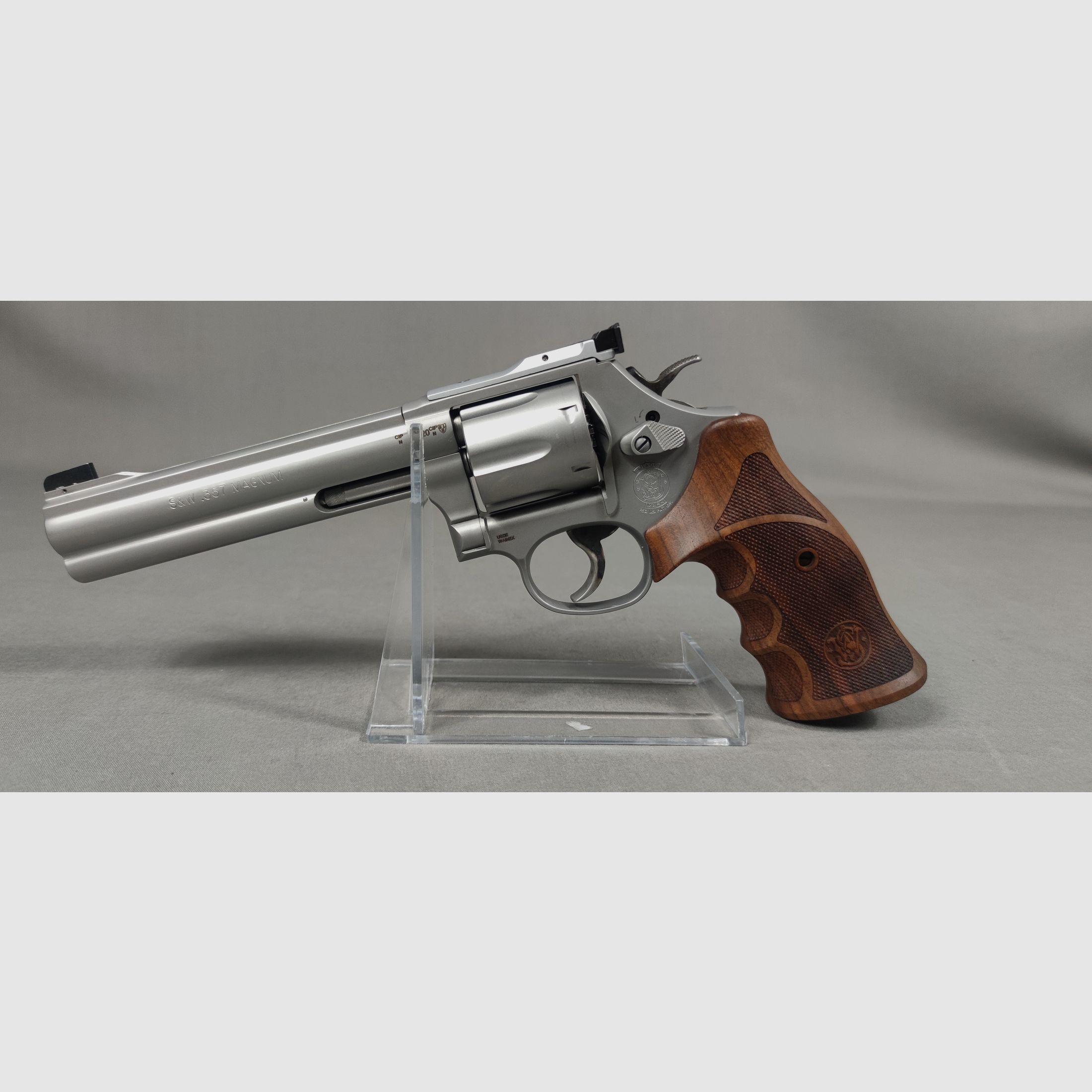 Smith & Wesson 686-6  Target Champion 