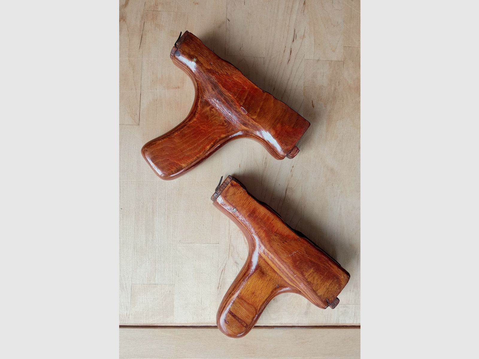 #1 Romanian AKMS lower handguard s.g. donkey-dick (Uluc) for underfolding stock laminated wood Romy Dong PM md.65