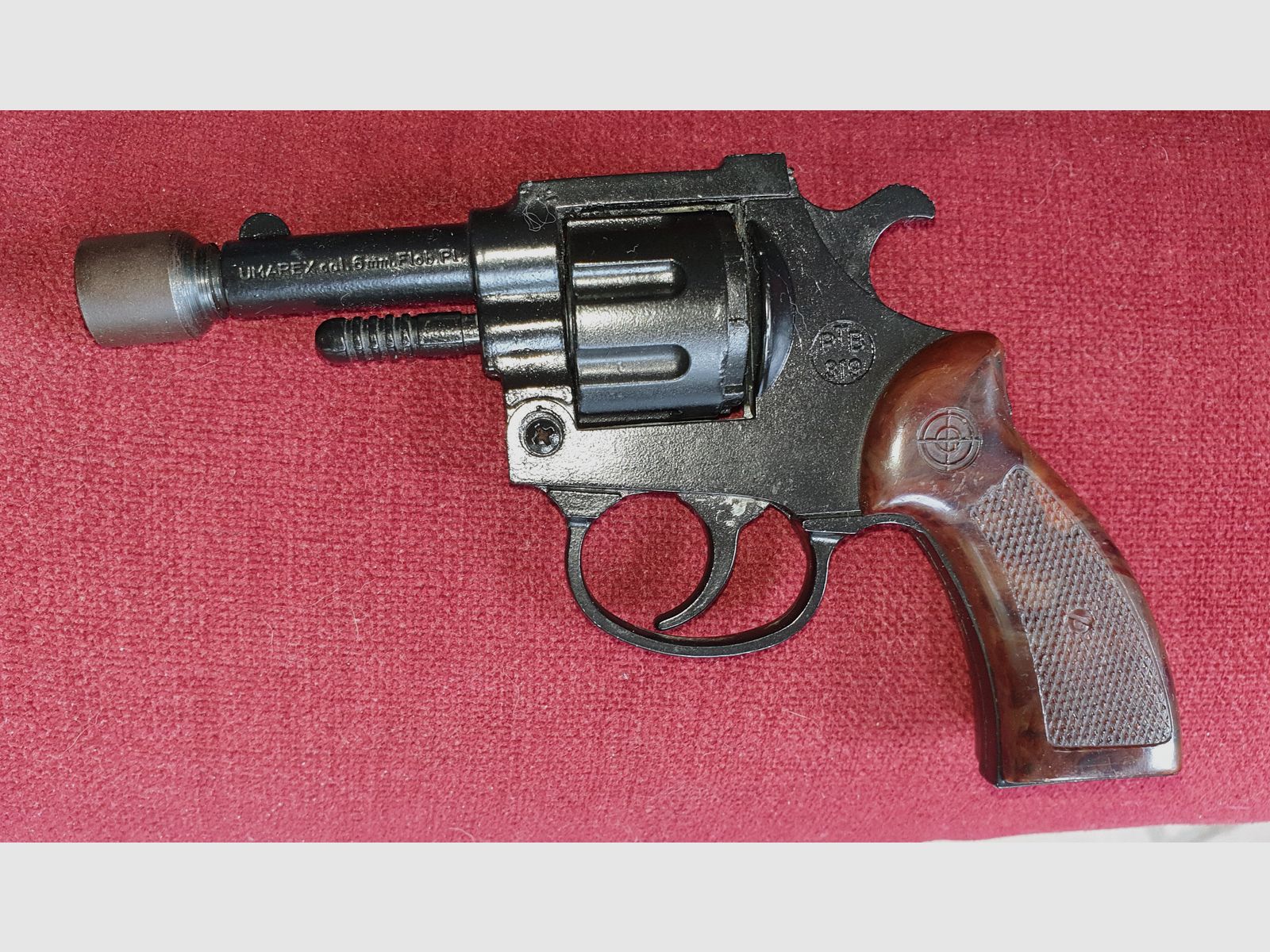 Schreckschussrevolver Im Kaliber 6mm Flobert