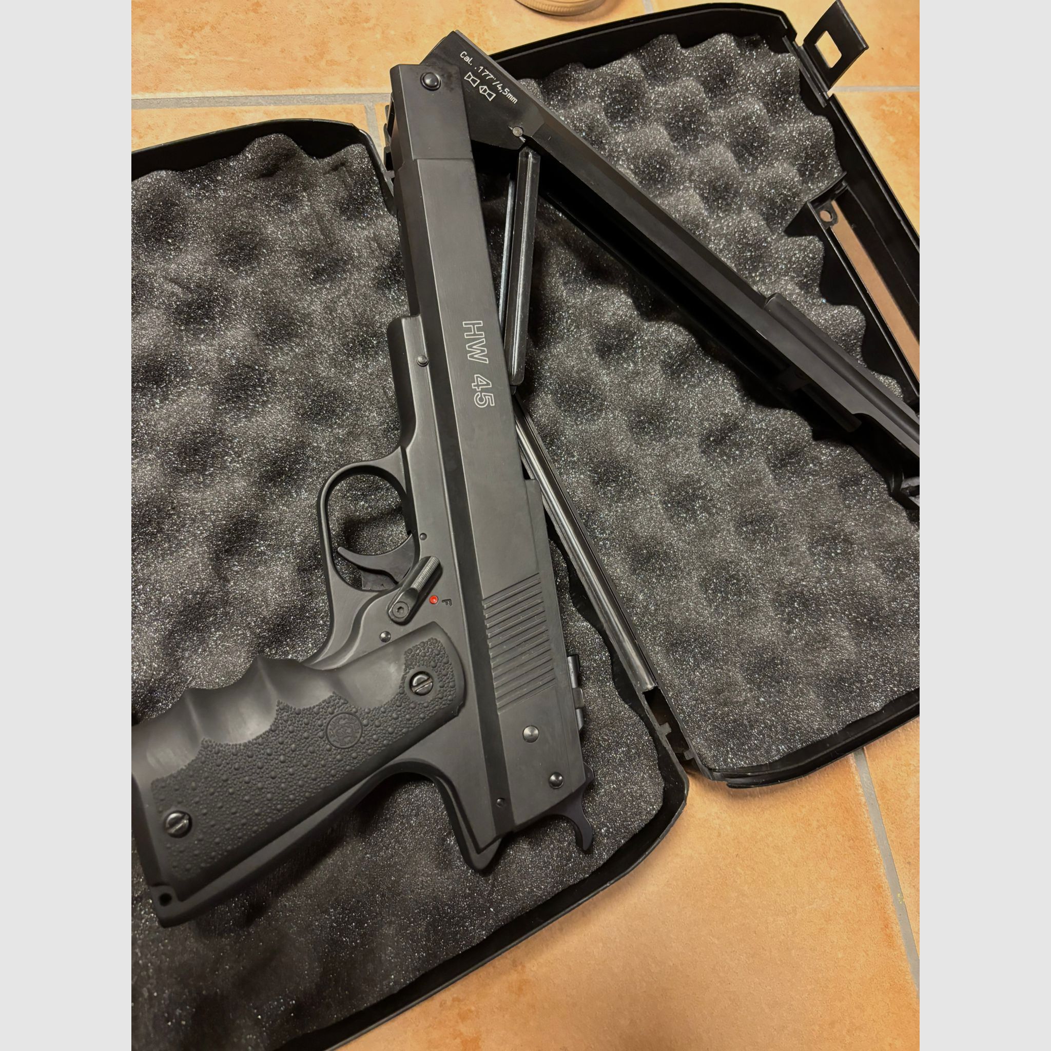 Weihrauch HW 45 – 4,5 mm – inkl. Koffer & Diabolos