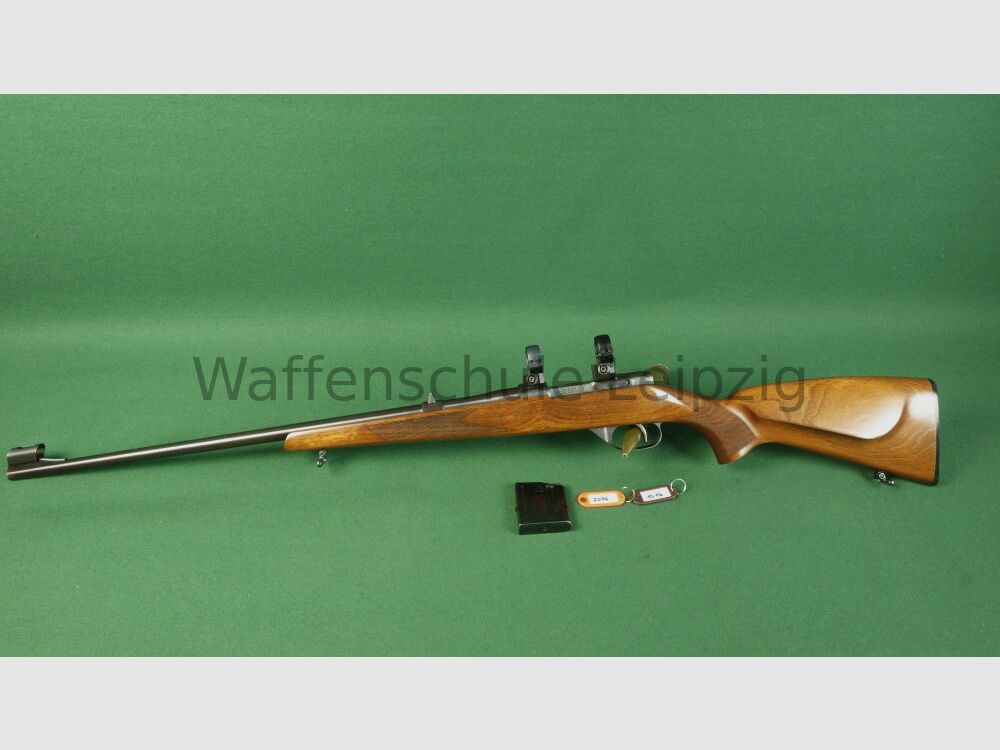 CZ 527