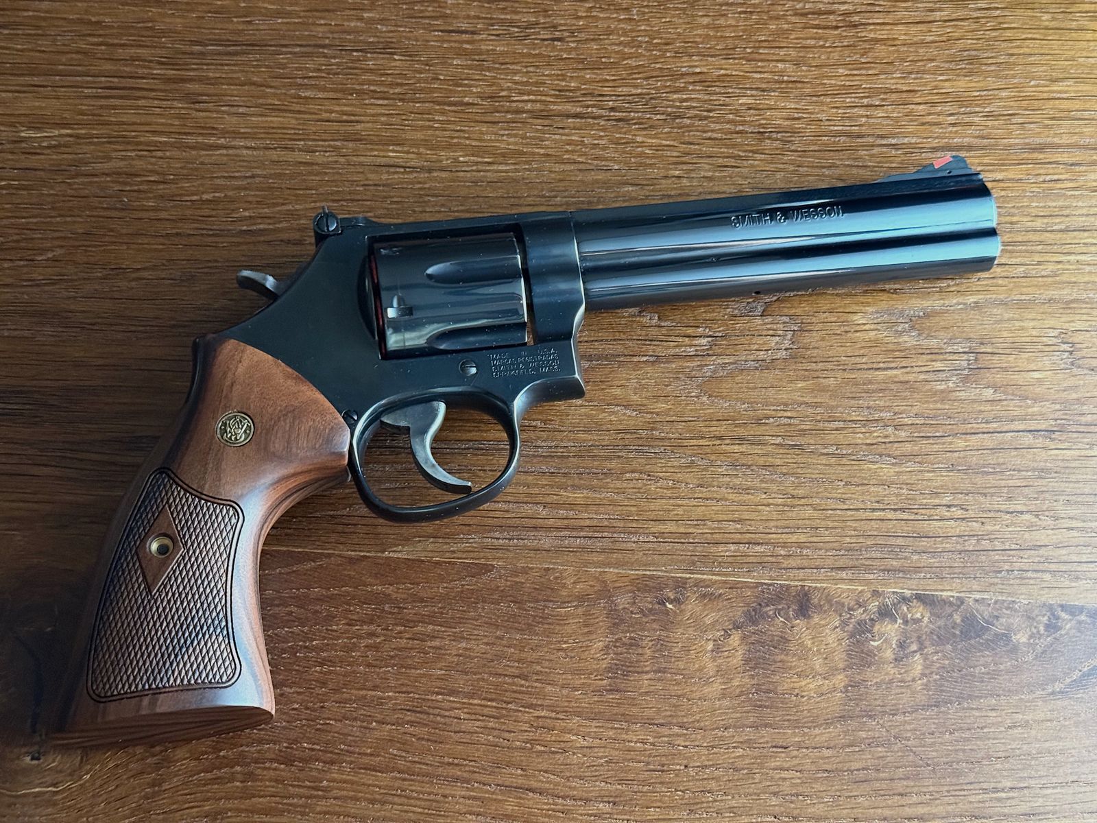 Smith & Wesson 586 Revolver aus 2022 in .357 Magnum/.38 Special