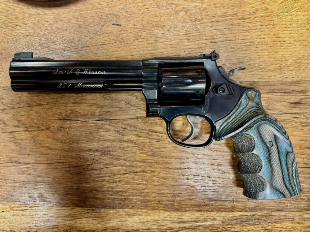 Smith & Wesson 586 Target Champion, image 2 of 3