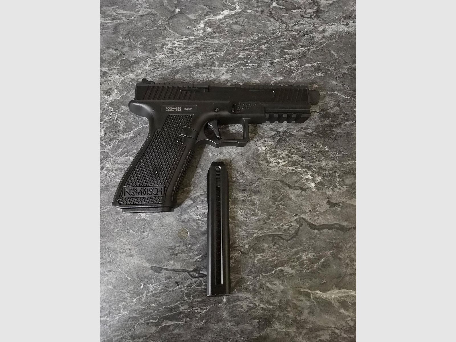 Airsoft Pistol Novritsch SSE-18