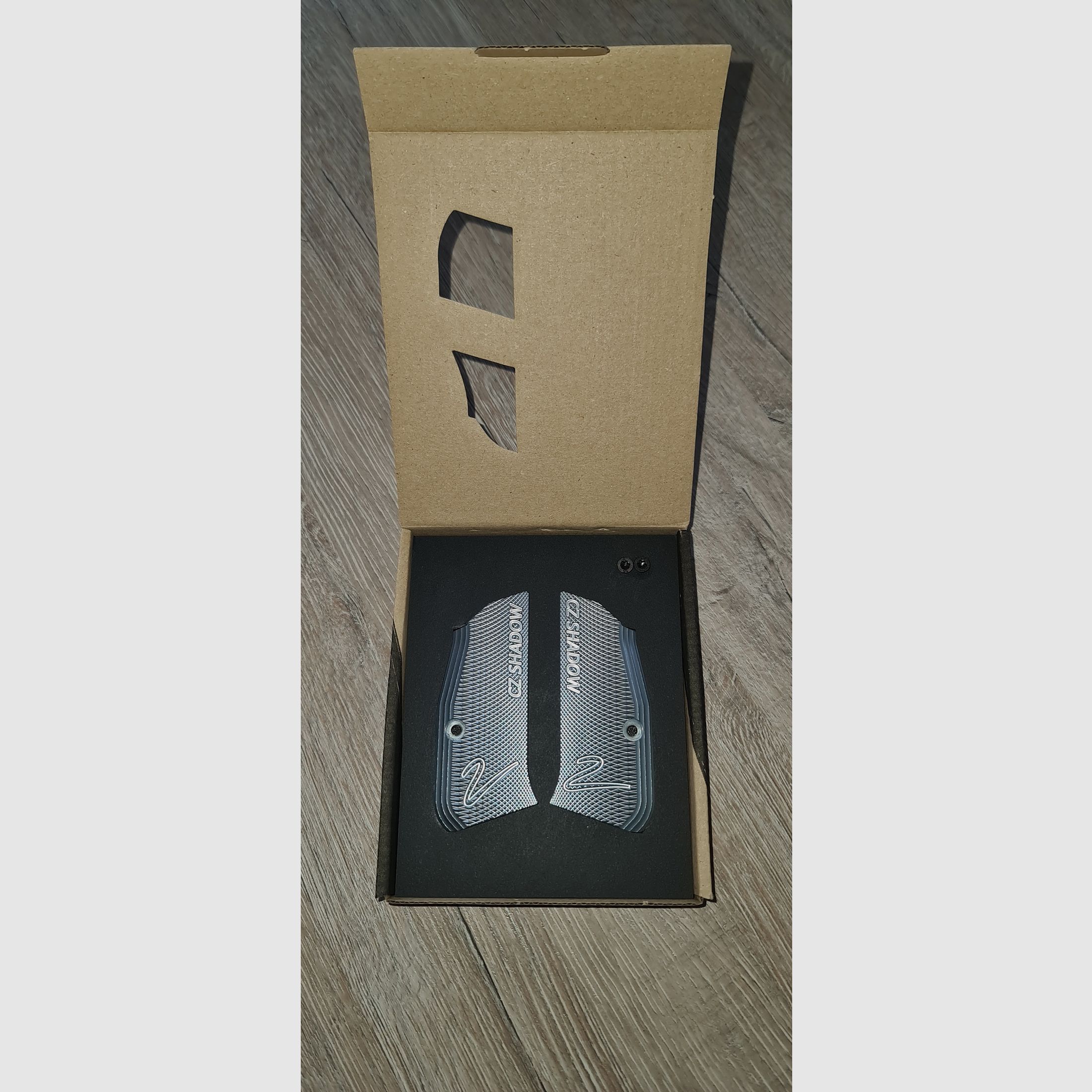 CZ Shadow 2 Compact original Griffschalen