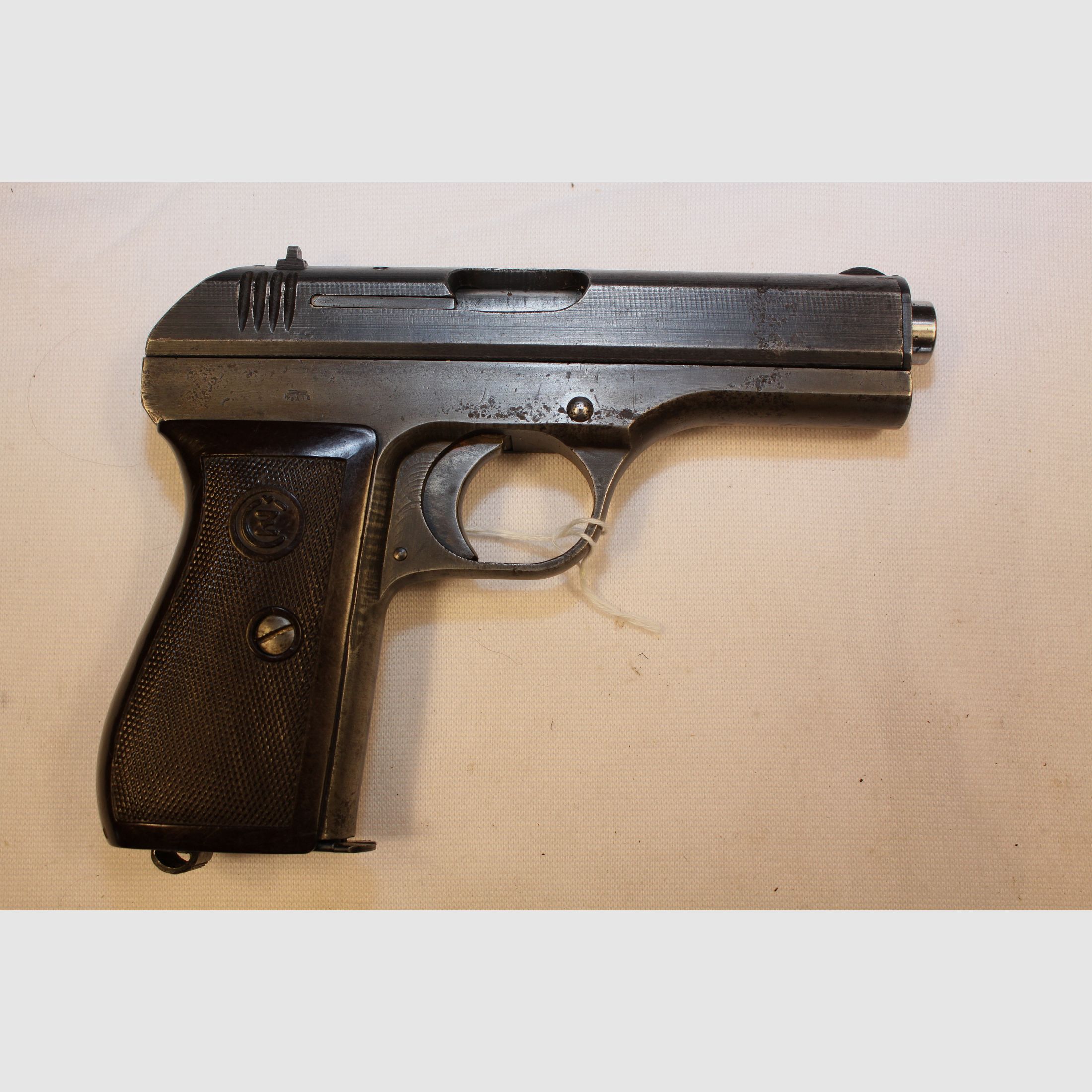 Arma de colección CZ Model 27.