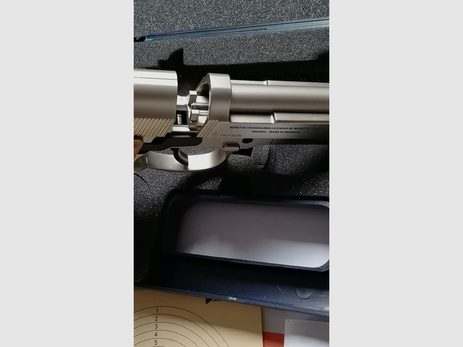 Beretta Mod. 92 FS air pistol nickel-plated with double Kst grips / like new + accessories