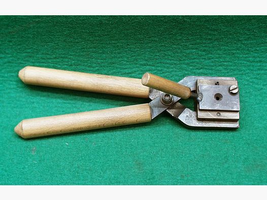 D. Sturm Gießkokille mit Griffzange .54 Sharps, gebraucht