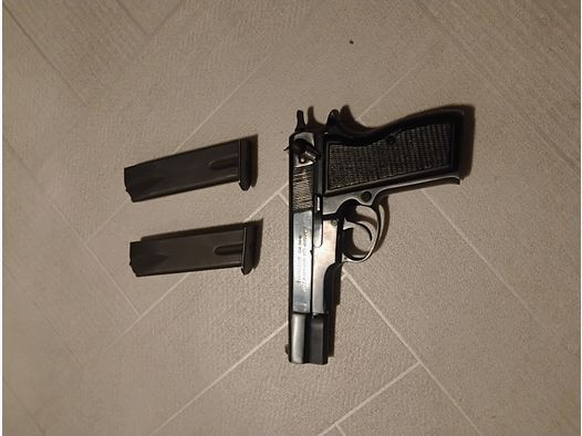 FEG 9mm Luger Pistole