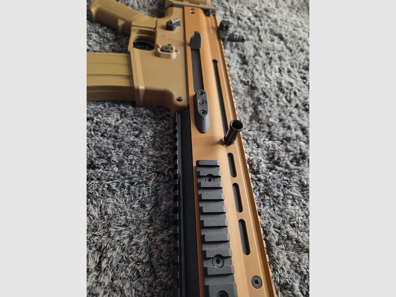 Begadi Mk16  Sport / Scar-L in Tan mit PRO FNS CNC Alu Rotary Hop Up Upgrade