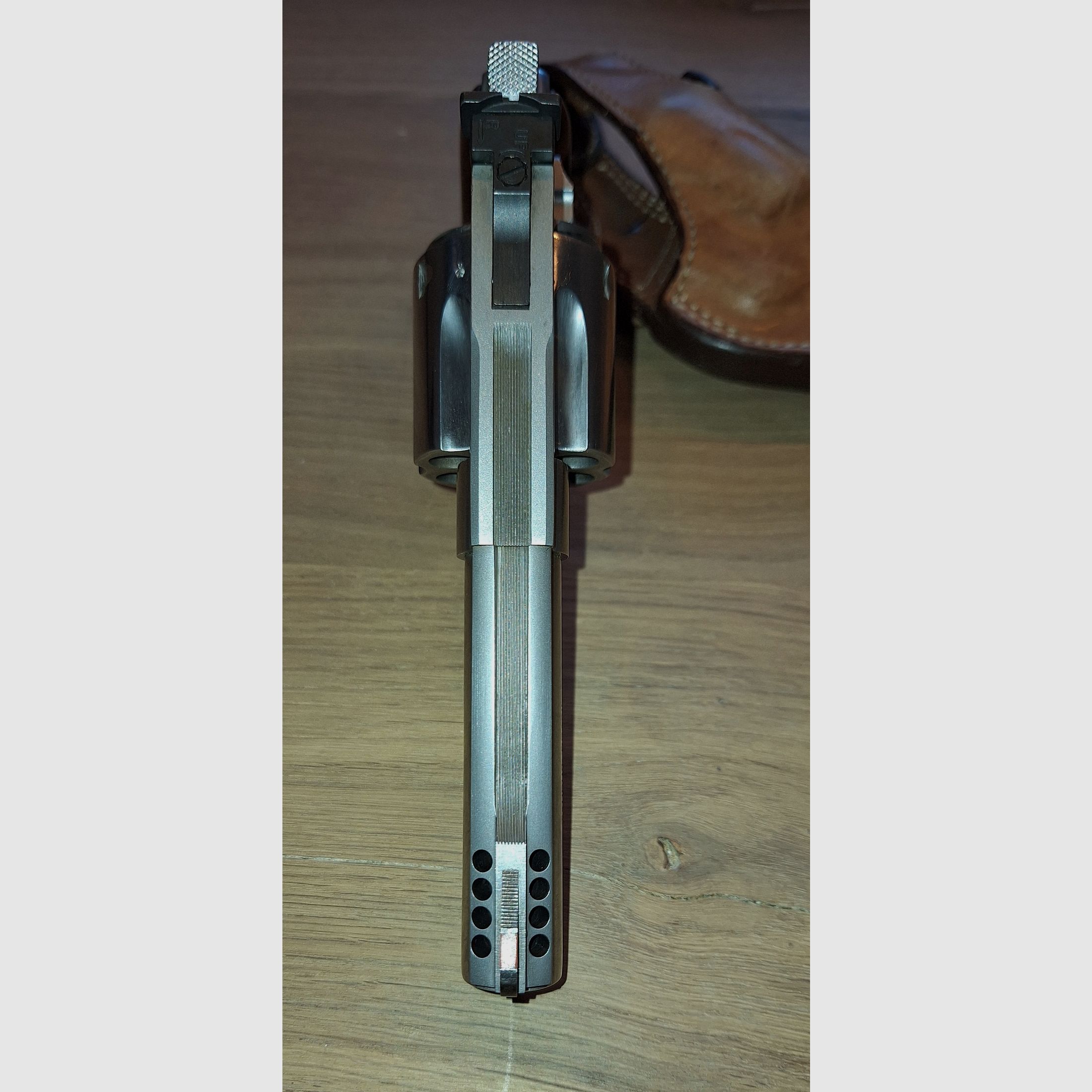 Revolver Taurus .44 Mag 4 Zoll