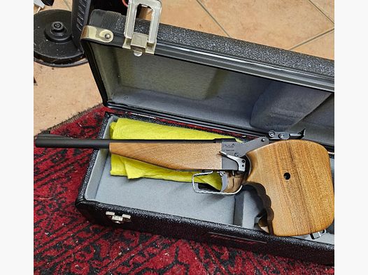 Hämmerli Free Pistol Model 106 in caliber .22 l.r.  Top condition from estate
