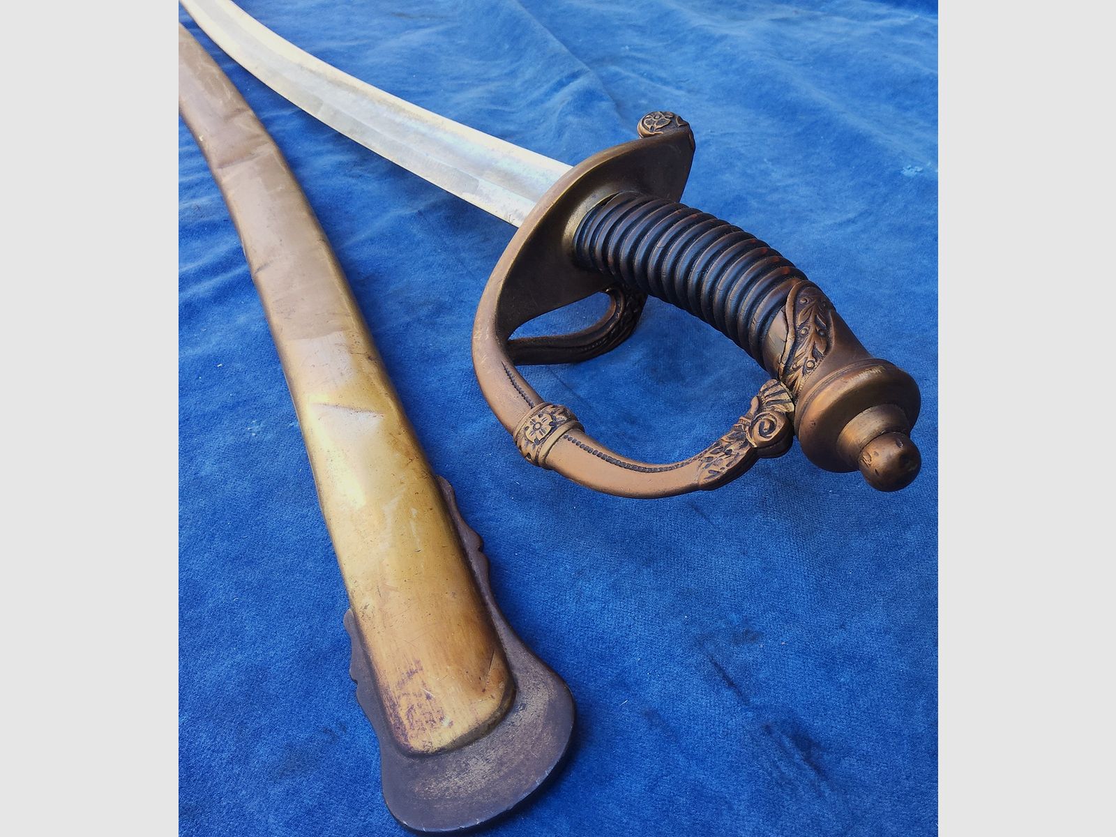 Espada de oficial de marina neerlandesa de fabricación alemana de la Primera Guerra Mundial, de hoja ancha y con vaina, imagen 2 de 9